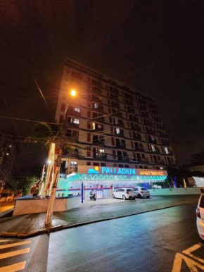 Flat Reformado à 350m da praia, com piscina